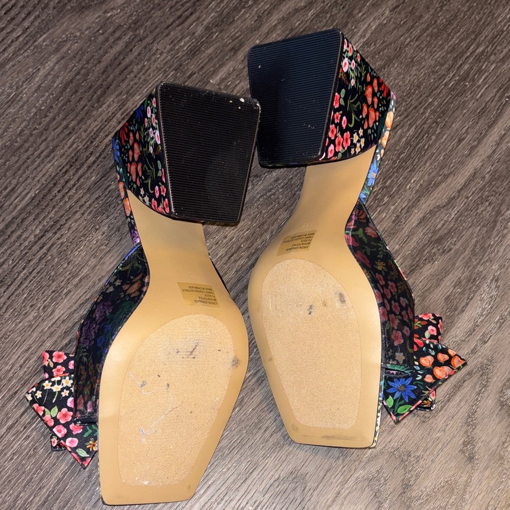 Betsey Johnson Floral Black Mules with Bow - Picture 3 of 3